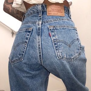 Size 27 vintage 550 Levi’s